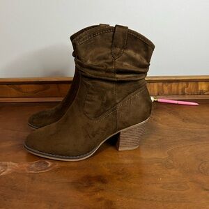 Dominique Nicole Dark Brown Faux Suede Slouch Ankle Booties, Size 7.5